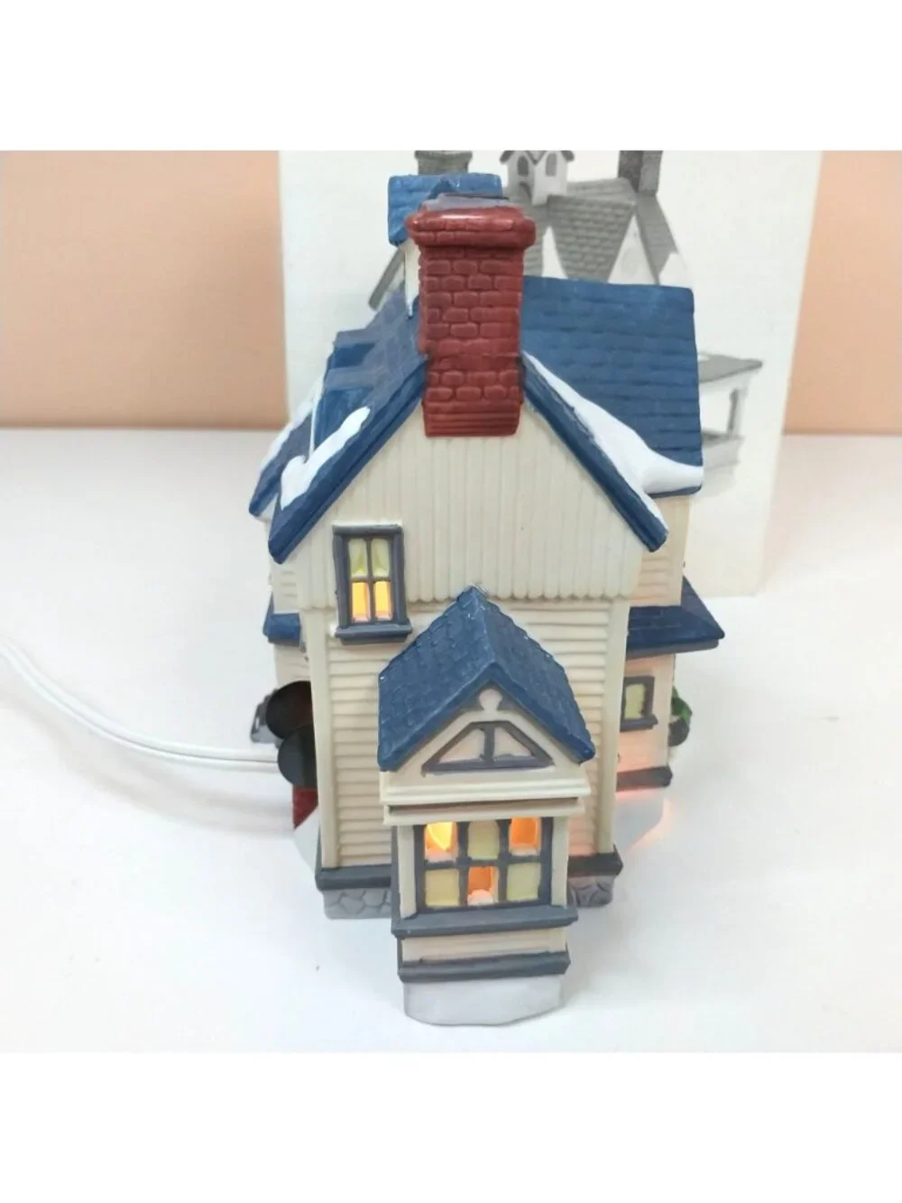 Department 56 New England Boarding House 5940-4 & Come Into The Inn 5560-3